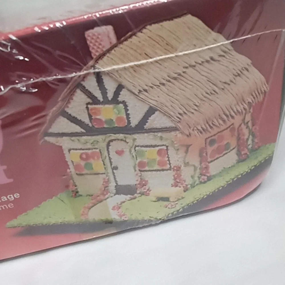 Wilton Holiday House Cake Pan Kit
